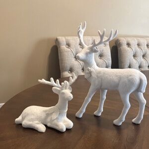 Elegant White Holiday Reindeer Set